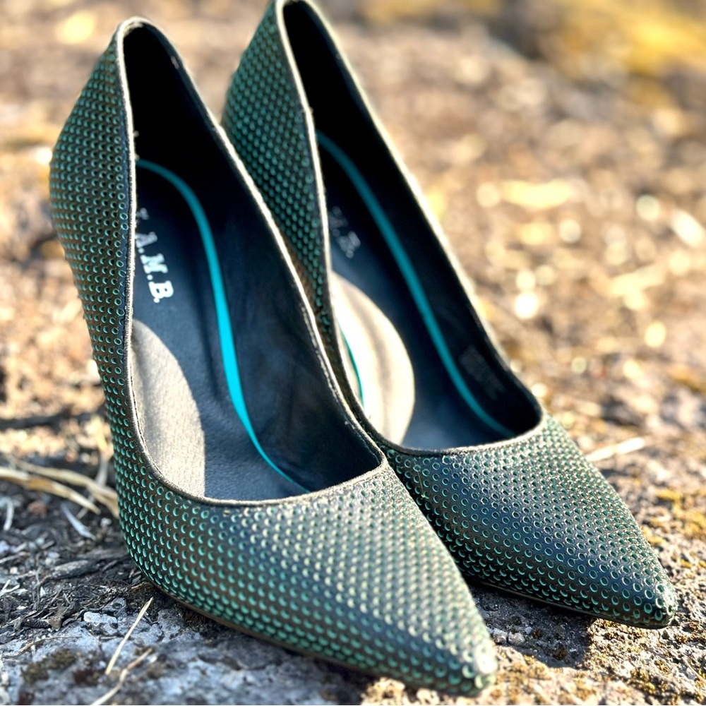 Elegant Green Pointed Toe Heels
